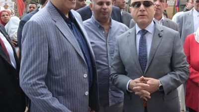محافظ الغربية يتابع القافلة الطبية بعزبة صبح بمركز سمنود               