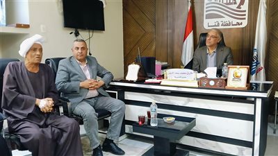 وكيل تعليم قنا يستقبل عضو النواب وأعضاء النقابة لبحث سبل الأنشطة 