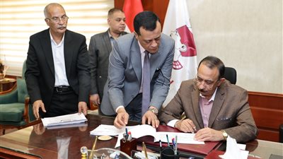 محافظ سوهاج يعتمد نتيجة الشهادة الإعدادية بنسبة نجاح 72.87%