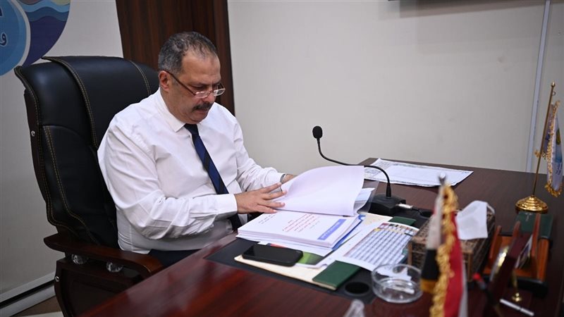 مياه القناة تستعرض