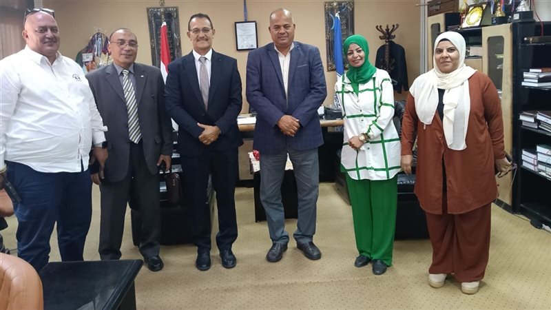 عقد اجتماع اللجنة
