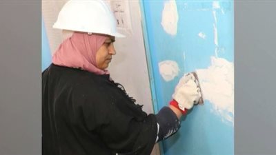 وداعا لفاتورة الصنايعي.. سيدات يتعلمن السباكة والنجارة في 15 يوما
