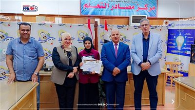 لفتة تحفيزية مميزة.. مدير تعليم الفيوم يكرم أوائل الشهادة الإعدادية 2026