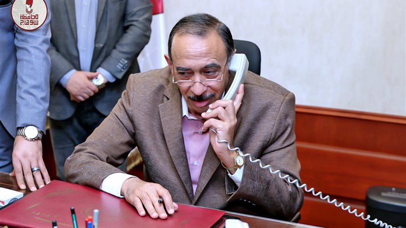 محافظ سوهاج يهنئ