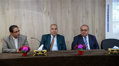 قسم جراحة المخ والأعصاب بجامعة أسيوط ينظم يوما علميا لمناقشة أحدث التقنيات