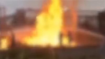 الدخان غطى السماء.. حريق ضخم بمصفاة هالديا الهندية يصيب عدداً من العمال