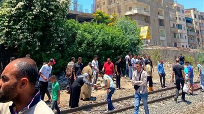 مصرع تاجر أدوات كهربائية صدمه قطار بمزلقان الكوبري العلوي بدمنهور في البحيرة