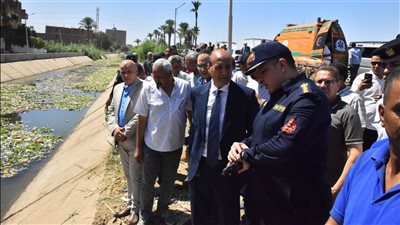 محافظ أسيوط يتفقد حادث سقوط تروسيكل بترعة صدفا ويوجه بتعزيز إجراءات الحماية