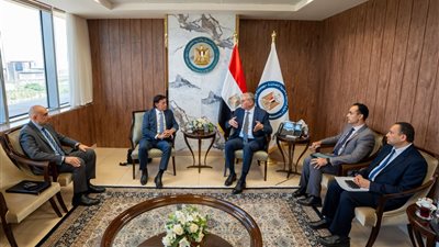 وزير البترول يبحث مع دانة غاز خطط زيادة الإنتاج من الدلتا