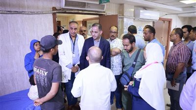 نائب وزير الصحة يجري جولة تفقدية موسعة في مطروح استعدادا لموسم الصيف