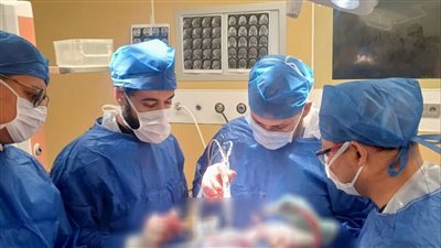 الرعاية الصحية تعلن نجاح أول جراحة دقيقة لاستئصال ورم ضاغط على المخ