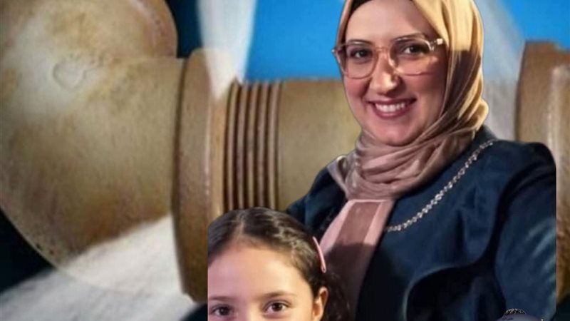 الام وابنتها