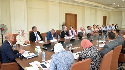 ترشيح 5 طلاب ببنى سويف الأهلية للتدريب المنتهي بالتوظيف بإحدى شركات الملابس