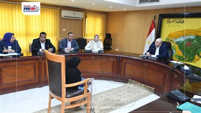 محافظ الفيوم يوجه بإجراء الفحوصات الطبية اللازمة لطفل يحتاج لزراعة أذن وفك