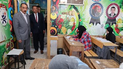 محافظ سوهاج يتفقد لجان امتحانات الثانوية العامة بمدارس دار السلام