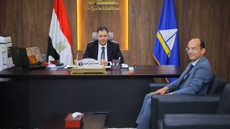 محافظ دمياط يلتقي