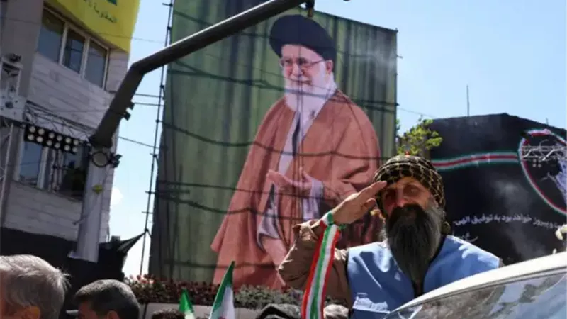 علي خامنئي