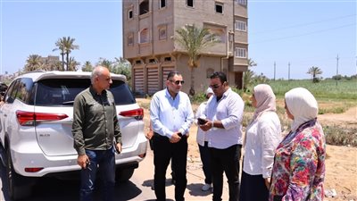 محافظ دمياط يتابع مشروعات تطوير عزبة البرج ويبحث إنشاء بوابة جديدة للمدينة