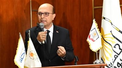 رئيس جامعة أسيوط: حريصون على ترسيخ ثقافة السلامة والصحة المهنية