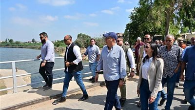 وزير الري ومحافظ البحيرة يتابعان جاهزية المنظومة المائية