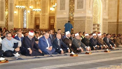 الأزهري والمسلماني وعبد الغني يؤدون الجمعة بمسجد مصر الكبير بحضور قيادات الدول