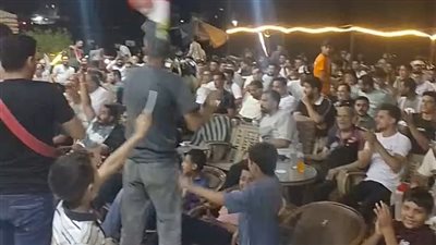 الكل يقول يارب والمئات في دمياط يترقبون الشوط الثاني لمنتخب مصر بحماس