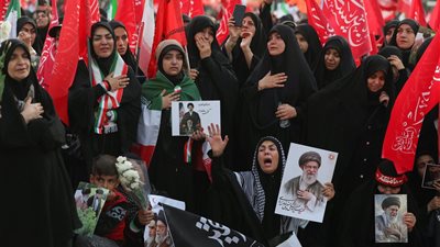 إسرائيل تسخر من جنازة خامنئي باللغة الفارسية: 