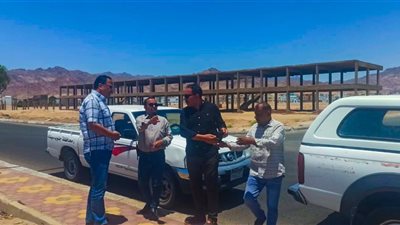  رئيس مدينة دهب ومدير مديرية الطرق يتفقدان مشروعات الخطة الاستثمارية الحالية