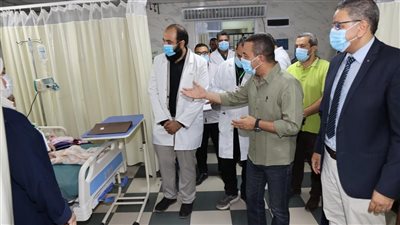 محافظ المنوفية يحيل 15 من العاملين بمستشفى تلا للتحقيق لتركهم العمل بدون إذن