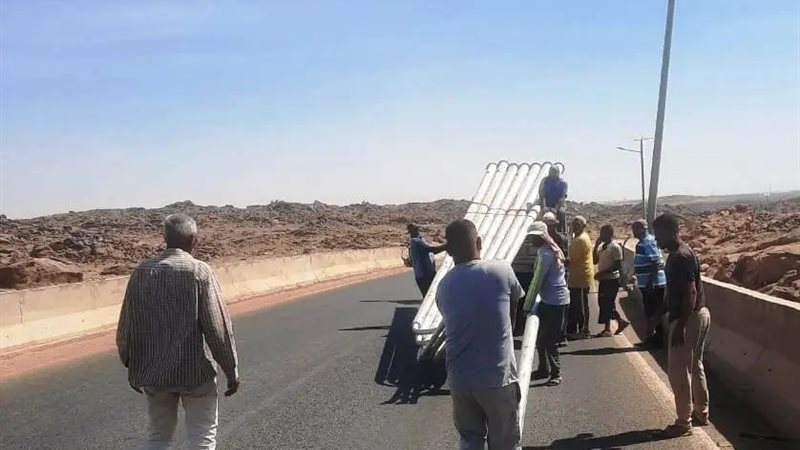 إنارة طريق السد العالي
