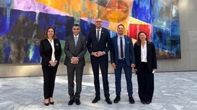 رئيس هيئة الشراء الموحد يستعرض فرص الاستثمار وتوطين الصناعات الطبية