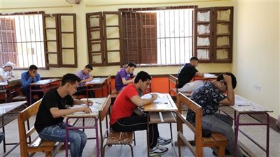 بدء امتحان اللغة الأجنبية الأولى لطلاب الثانوية العامة بالنظامين القديم والجديد