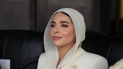 قلبها من ذهب.. مصممة تكشف أسرار تصميم فستان آية السيسي في افتتاح الأوكتاجون