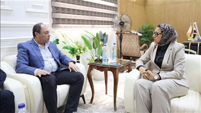 رئيس تنمية الصعيد ومحافظ الوادي الجديد يبحثان التعاون ويتفقدان تطوير مصنع تدوير المخلفات 