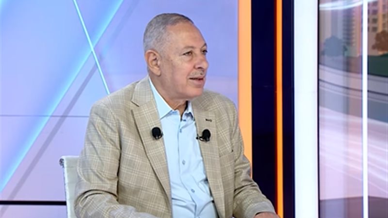 الناقد الفني خالد