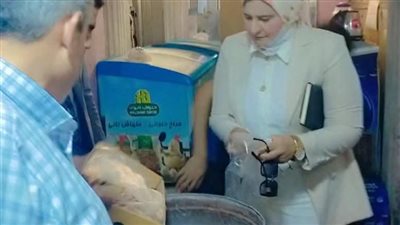 حملات تموينية بدمياط تضبط 1.5طن دقيق مدعم وتعدم 100 كيلو أسماك فاسدة