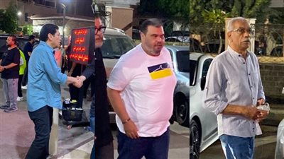 نجوم الفن يقدمون واجب عزاء المنتج الفني ياسر صبحي |صور
