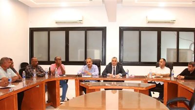 متابعة دورية لنائب محافظ أسوان لأداء الوحدات المحلية لدفع معدلات الإنجاز 