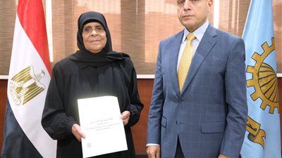 محافظ الغربية يُسلّم 24 عقد تقنين لأراضي أملاك الدولة ويؤكد استمرار التيسيرات 