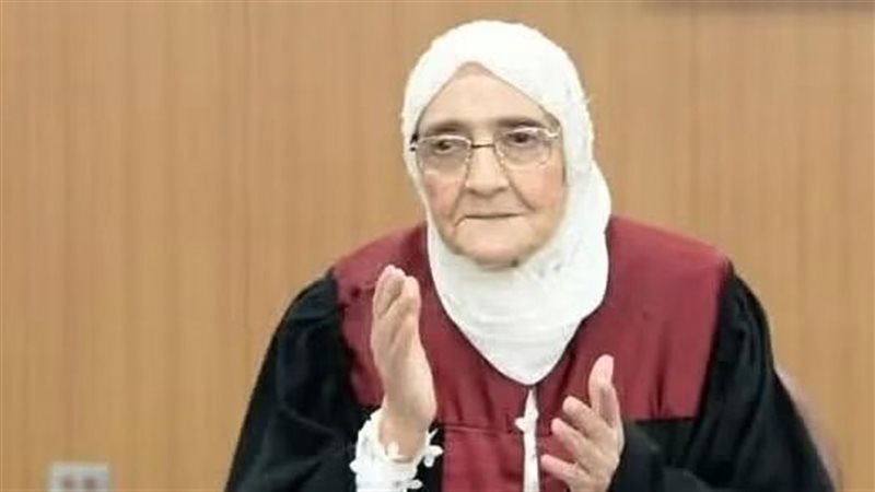 السيدة آمال إسماعيل 
