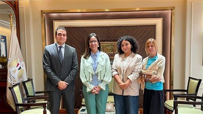 وزيرة الثقافة تستقبل وفد 
