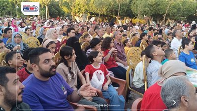 حشد جماهير فى نادي محافظة الفيوم لمتابعة مباراة مصر والأرجنتين 