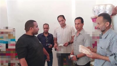 ضبط 2230 عبوة وقطعة مواد غذائية منتهية الصلاحية  خلال حملة تموينية بالبحيرة