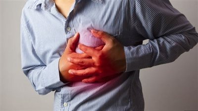 ارتفاع الحرارة قد يزيد لزوجة الدم.. طبيبة تحذر من مخاطر الجفاف على القلب