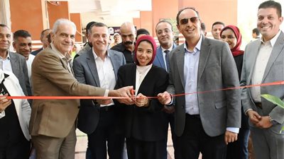 وفقا لرؤية 2040 محافظ أسوان يفتتح بيت التطوع بمقر الجامعة 
