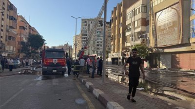محافظ سوهاج يعلن السيطرة الكاملة على حريق برج معهد الاتصالات 