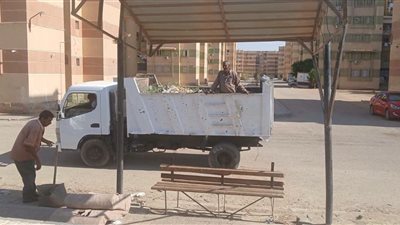 حي عتاقة بالسويس يواصل حملات النظافة المكبرة خلال الوردية الصباحية