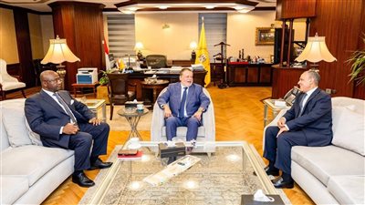 محافظ المركزي ووزير الخارجية ورئيس أفريكسيم يبحثون تعزيز التجارة والاستثمار