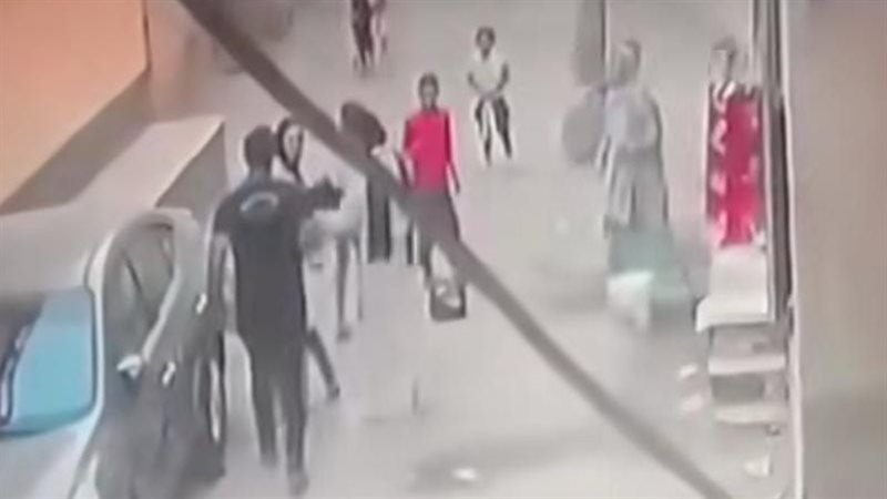 أب يعتدي على نجله