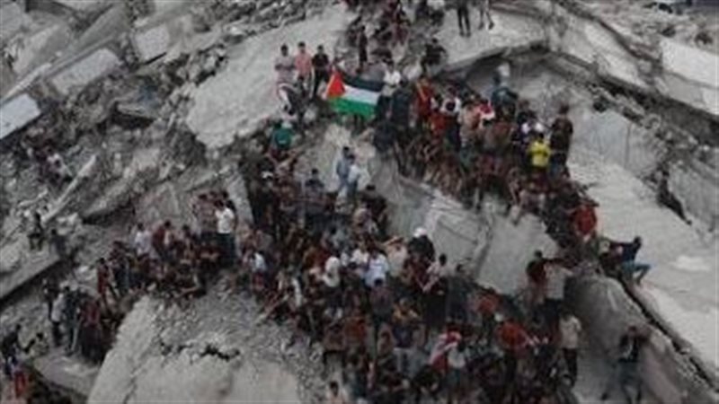 فلسطينيون يدعمون
